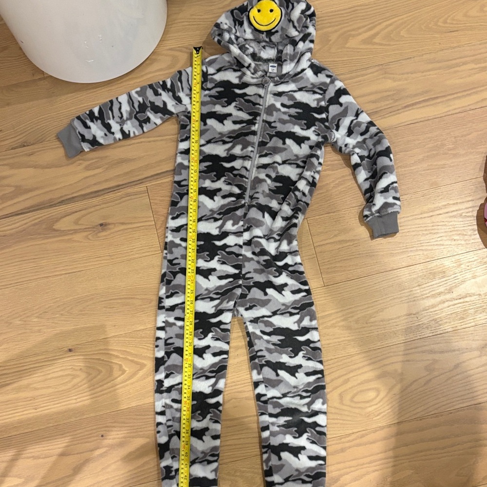 Old Navy Gray Camouflage Kids Onesie with Smiley Hood